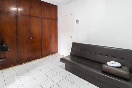 Casa à venda com 110m², 3 quartos e 2 vagas Casa à venda com 110m², 3 quartos e 2 vagasCloset
