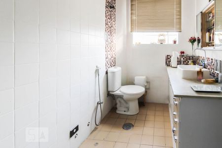 Casa à venda com 110m², 3 quartos e 2 vagas Casa à venda com 110m², 3 quartos e 2 vagasBanheiro