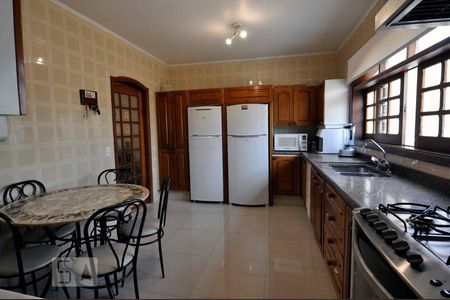 Cozinha - Armários de casa à venda com 3 quartos, 350m² em Cidade São Francisco, São Paulo
