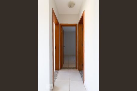 Corredor de apartamento à venda com 2 quartos, 55m² em Piratininga (venda Nova), Belo Horizonte
