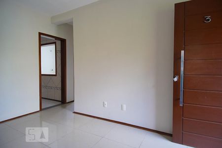 Sala de casa de condomínio à venda com 2 quartos, 70m² em Cristo Redentor, Porto Alegre