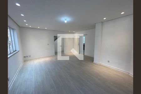 Sala de casa à venda com 3 quartos, 150m² em Água Branca, São Paulo