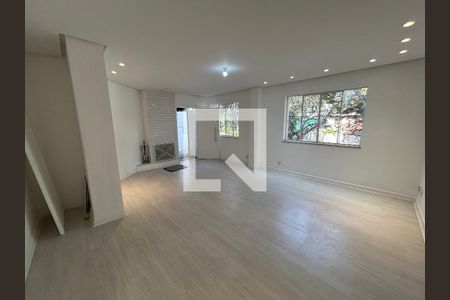 Sala de casa à venda com 3 quartos, 150m² em Água Branca, São Paulo