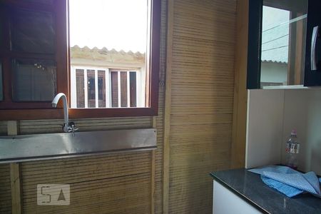 Sala - Cozinha de casa para alugar com 2 quartos, 70m² em Niterói, Canoas