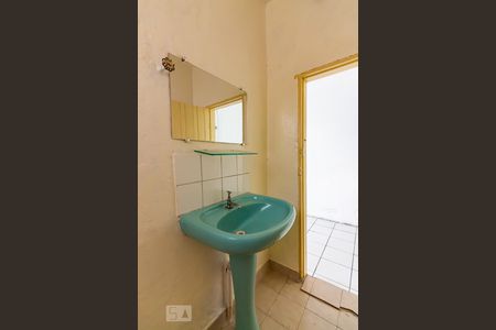 Banheiro de casa para alugar com 1 quarto, 32m² em Jardim das Flores, Osasco