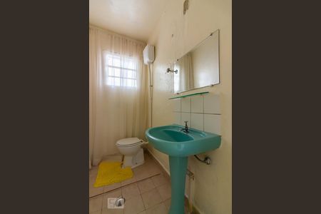 Banheiro de casa para alugar com 1 quarto, 32m² em Jardim das Flores, Osasco