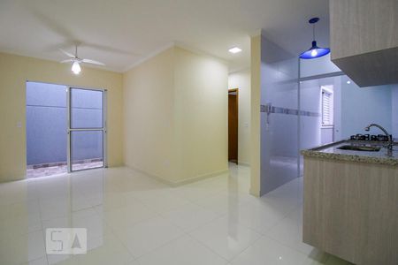 Sala de apartamento à venda com 2 quartos, 70m² em Vila Nivi, São Paulo