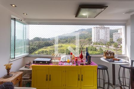 Vista da sala de apartamento para alugar com 3 quartos, 95m² em Jardim Carvalho, Porto Alegre