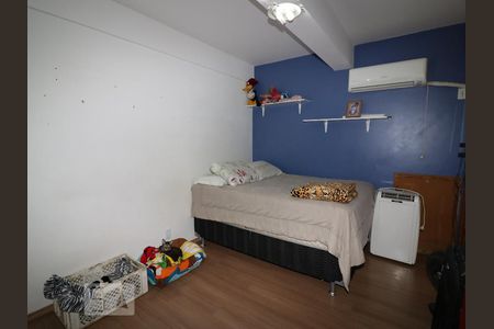 Quarto 1 de apartamento à venda com 2 quartos, 72m² em Vila Ipiranga, Porto Alegre