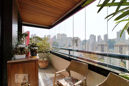 Apartamento para alugar com 240m², 4 quartos e 4 vagas Apartamento para alugar com 240m², 4 quartos e 4 vagasVaranda da Sala