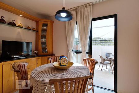 Apartamento para alugar com 240m², 4 quartos e 4 vagas Apartamento para alugar com 240m², 4 quartos e 4 vagasCopa