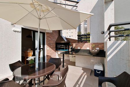 Apartamento para alugar com 240m², 4 quartos e 4 vagas Apartamento para alugar com 240m², 4 quartos e 4 vagasChurrasqueira