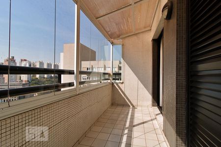 Apartamento para alugar com 240m², 4 quartos e 4 vagas Apartamento para alugar com 240m², 4 quartos e 4 vagasVaranda da Sala Intima
