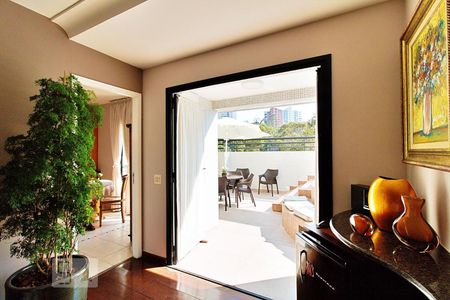 Apartamento para alugar com 240m², 4 quartos e 4 vagas Apartamento para alugar com 240m², 4 quartos e 4 vagasÁrea Privativa