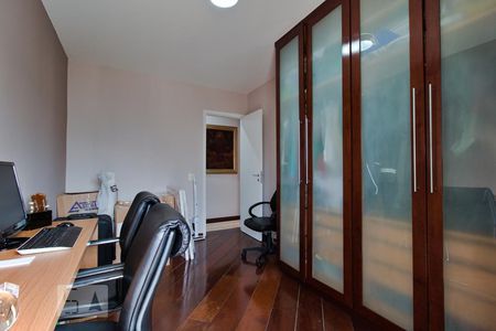 Apartamento para alugar com 240m², 4 quartos e 4 vagas Apartamento para alugar com 240m², 4 quartos e 4 vagasQuarto 3