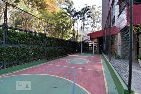 Apartamento para alugar com 240m², 4 quartos e 4 vagas Apartamento para alugar com 240m², 4 quartos e 4 vagasQuadra Esportiva