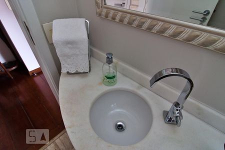 Apartamento para alugar com 240m², 4 quartos e 4 vagas Apartamento para alugar com 240m², 4 quartos e 4 vagasLavabo