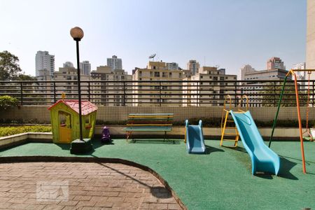 Apartamento para alugar com 240m², 4 quartos e 4 vagas Apartamento para alugar com 240m², 4 quartos e 4 vagasÁrea Comum - Playground