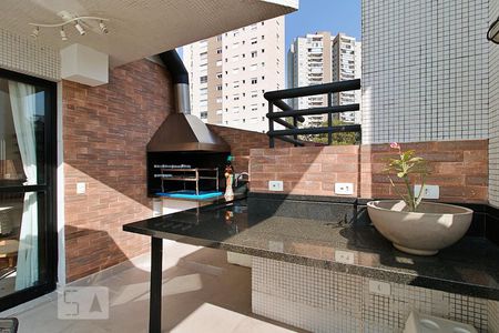 Apartamento para alugar com 240m², 4 quartos e 4 vagas Apartamento para alugar com 240m², 4 quartos e 4 vagasChurrasqueira