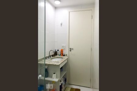 Banheiro de apartamento para alugar com 1 quarto, 35m² em Vila Moraes, São Paulo