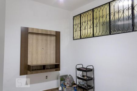 Sala/Quarto de casa para alugar com 1 quarto, 40m² em Campo Grande, Rio de Janeiro