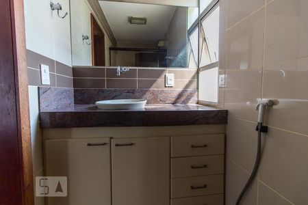 Banheiro da Suíte de apartamento para alugar com 1 quarto, 60m² em Lourdes, Belo Horizonte