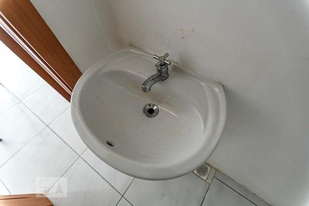 Lavabo de casa de condomínio para alugar com 2 quartos, 80m² em Aberta dos Morros, Porto Alegre