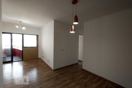 Apartamento à venda com 70m², 3 quartos e 2 vagasSala