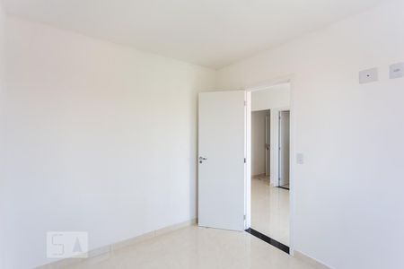 Quarto de apartamento para alugar com 2 quartos, 45m² em Jardim Roberto, Osasco