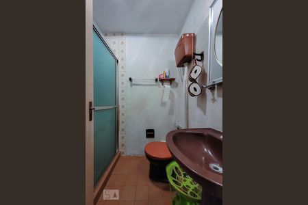 Banheiro de apartamento à venda com 1 quarto, 60m² em Jardim Botânico, Porto Alegre