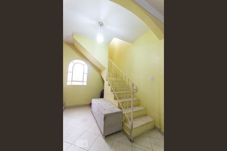Escada de casa à venda com 4 quartos, 274m² em Demarchi, São Bernardo do Campo