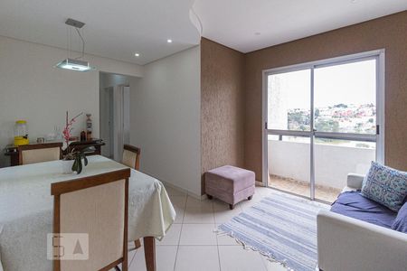 Sala de apartamento para alugar com 3 quartos, 68m² em São Pedro, Osasco