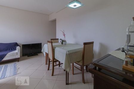 Sala de apartamento para alugar com 3 quartos, 68m² em São Pedro, Osasco