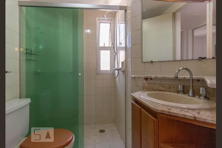 Banheiro de apartamento à venda com 2 quartos, 70m² em Vila Andrade, São Paulo