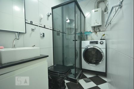 Banheiro Social de kitnet/studio para alugar com 1 quarto, 27m² em Flamengo, Rio de Janeiro