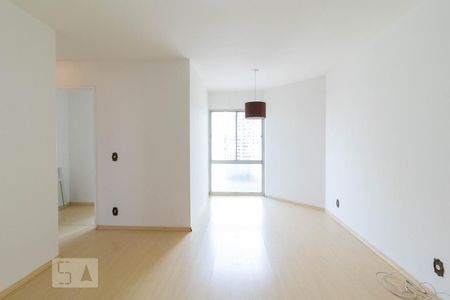 Sala de apartamento para alugar com 3 quartos, 65m² em Vila Albertina, São Paulo