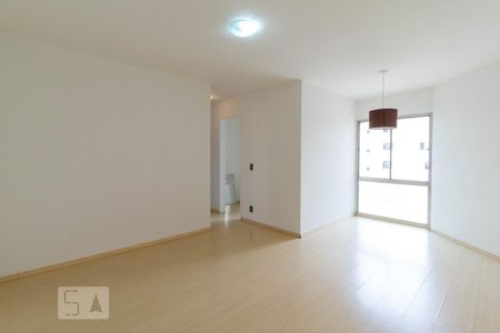 Sala de apartamento para alugar com 3 quartos, 65m² em Vila Albertina, São Paulo