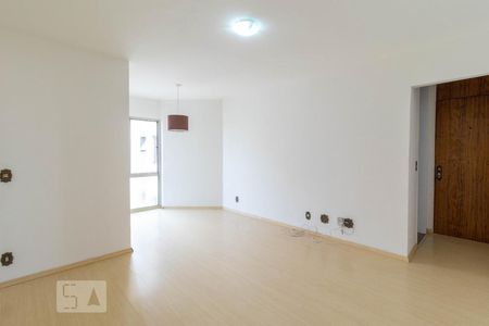 Sala de apartamento para alugar com 3 quartos, 65m² em Vila Albertina, São Paulo