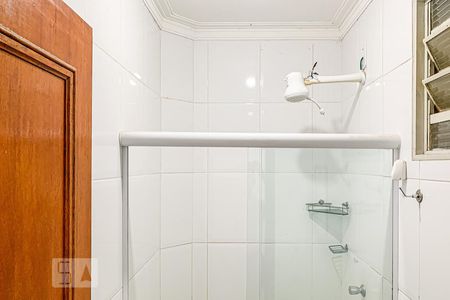 Banheiro de kitnet/studio para alugar com 1 quarto, 25m² em Cidade Universitária, Campinas