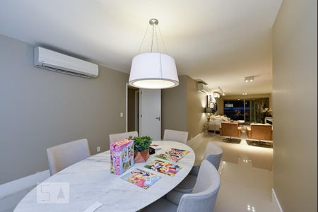 Sala de apartamento à venda com 4 quartos, 214m² em Lagoa, Rio de Janeiro