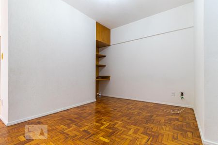 Sala de kitnet/studio para alugar com 1 quarto, 38m² em Centro, Campinas