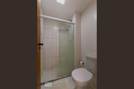 Banheiro de apartamento para alugar com 1 quarto, 40m² em Armação, Salvador