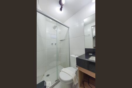 Banheiro de kitnet/studio para alugar com 1 quarto, 20m² em Santana, São Paulo