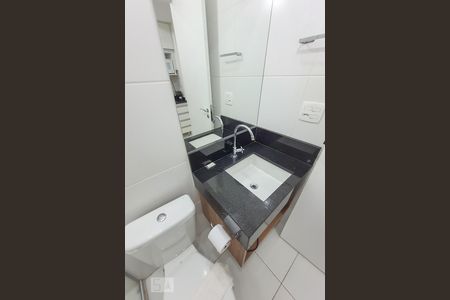 Banheiro de kitnet/studio para alugar com 1 quarto, 20m² em Santana, São Paulo