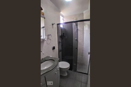 Banheiro de apartamento para alugar com 2 quartos, 54m² em Ouro Preto, Belo Horizonte