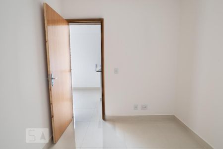 Quarto 2 de apartamento para alugar com 2 quartos, 47m² em Vila Invernada, São Paulo