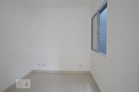 Quarto 2 de apartamento para alugar com 2 quartos, 47m² em Vila Invernada, São Paulo