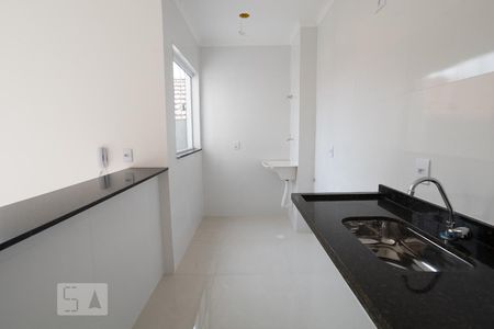 Cozinha e Lavanderia de apartamento para alugar com 2 quartos, 47m² em Vila Invernada, São Paulo