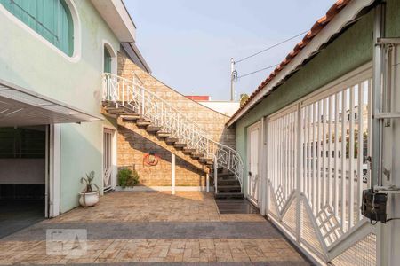 Casa à venda com 382m², 3 quartos e 10 vagas Casa à venda com 382m², 3 quartos e 10 vagasFachada