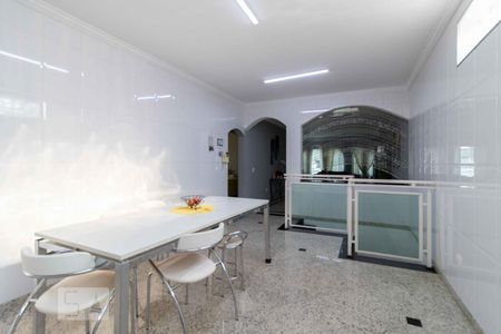 Casa à venda com 382m², 3 quartos e 10 vagas Casa à venda com 382m², 3 quartos e 10 vagasCozinha